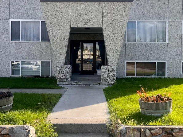 89 Slater Dr, Fairbanks, AK 99701