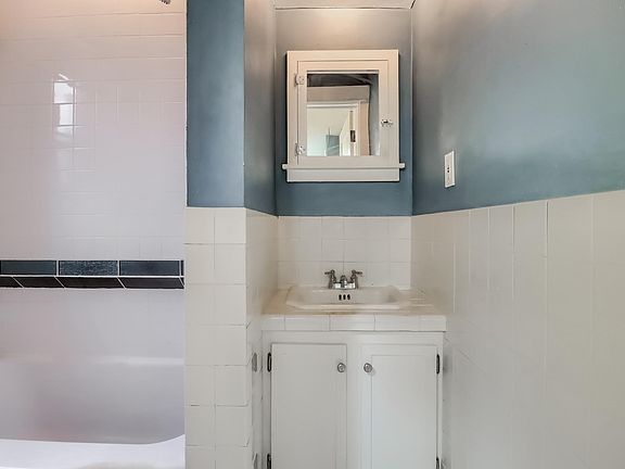 3rd image of 2911 E 14th Ave #2911