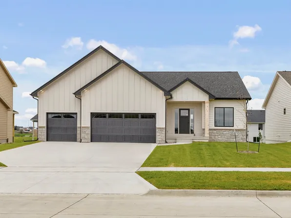 1400 NW Linda Ln, Waukee, IA 50263