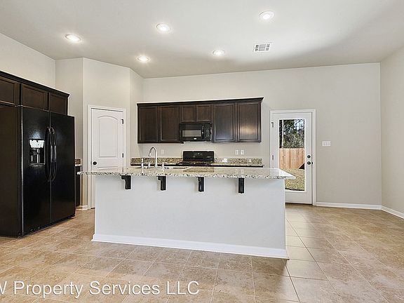 3rd image of 1080 Berkshire Dr