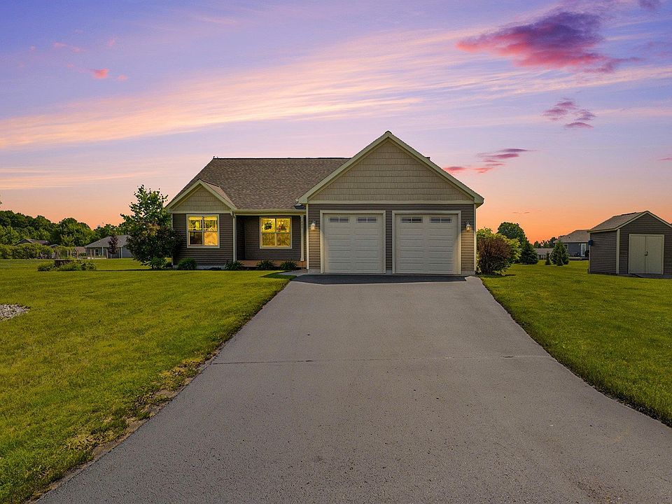 1st image of 409 Waxwing Dr
