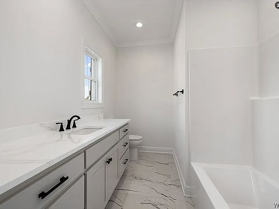 2nd image of 934 21st Ave E