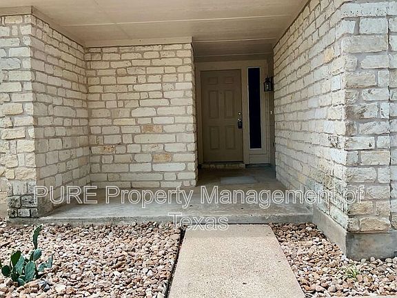 2nd image of 1102 Leah Ln