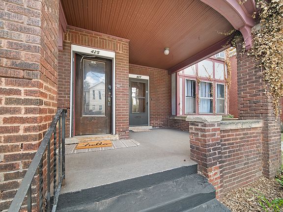 2nd image of 425-27 W 8th St #425