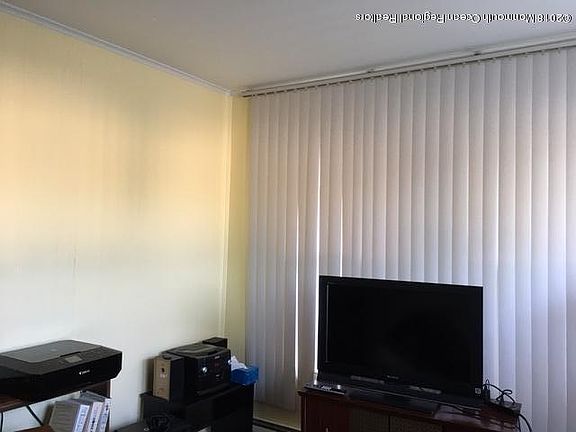 2nd image of 481 Saint Thomas Dr
