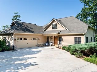 744 Golden Ridge Dr, Lake Lure, NC 28746