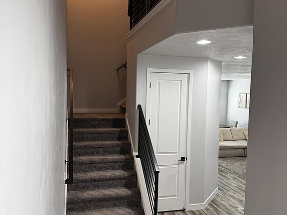 3rd image of 15073 S Wild Horse Way