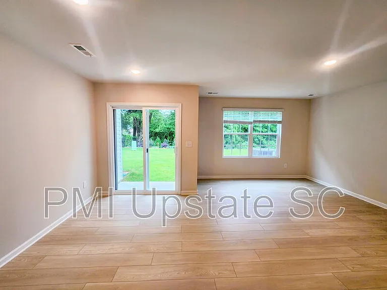 810 Sandbach Rd — Photo 8