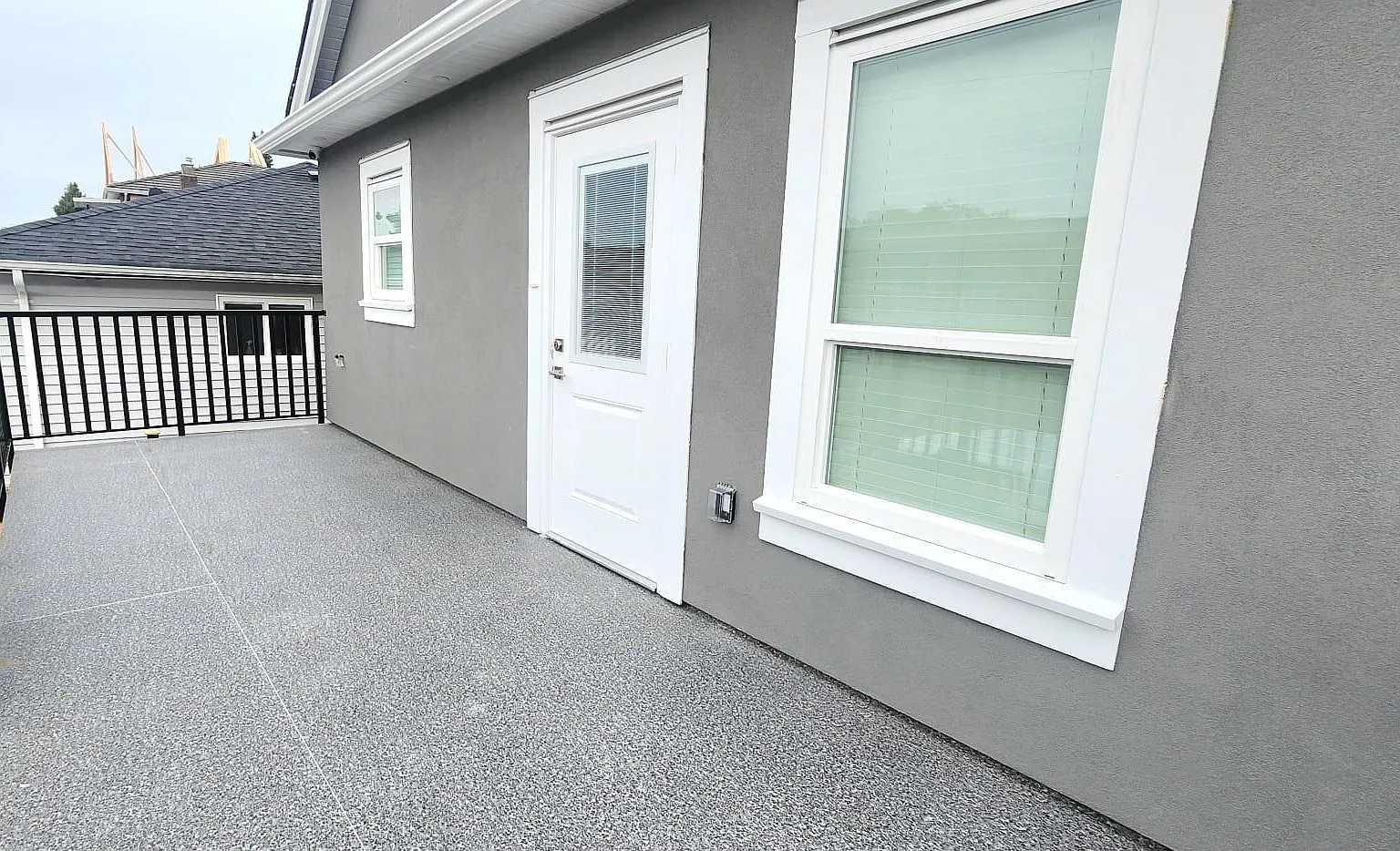 2 bed, 670 sqft, $2,300 — Photo 1