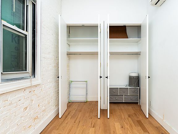 5th image of 98 Moore St APT 4F