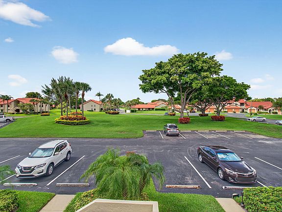 3rd image of 5947 Parkwalk Drive