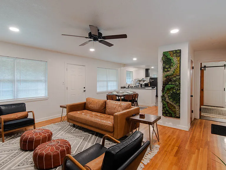 302 Circle Dr — Photo 5
