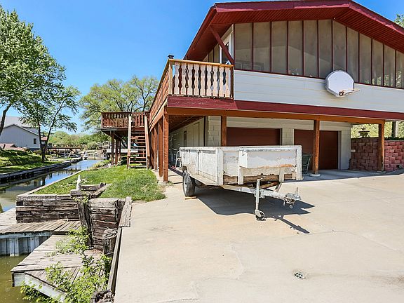 5th image of 61 Lakewood Villa St
