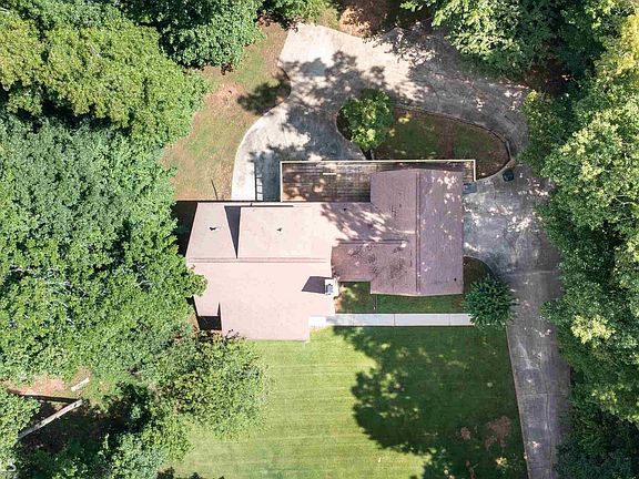 5th image of 130 Heatherwood Dr