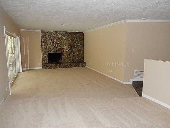 2nd image of 945 31st Ave NE