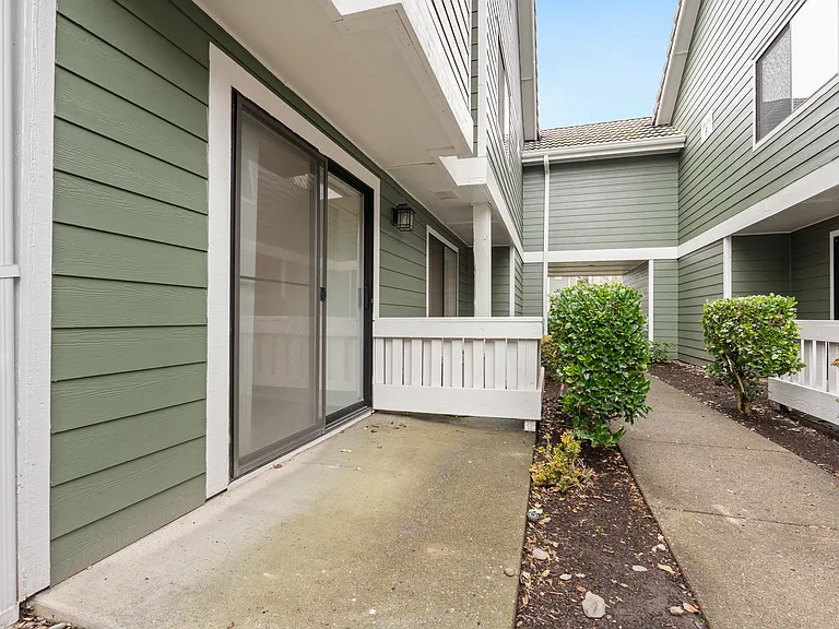 8101 NE Parkway Dr #3 — Photo 29