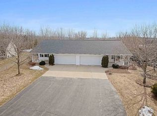 2943 Popplewood Ct, Suamico, WI 54173