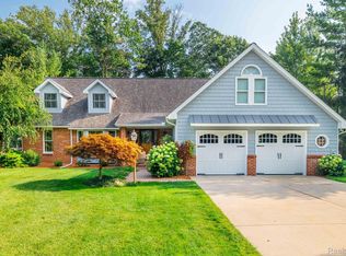 8569 Stout Ave, Grosse Ile, MI
