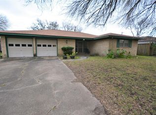 808 Perry St, Angleton, TX 77515