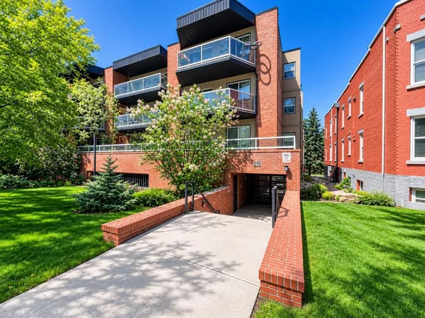 210 S 25th Ave SW #10, Calgary, AB T2S 0L1