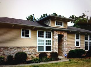 244 Crescent Ridge Dr, Seven Hills, OH 44131