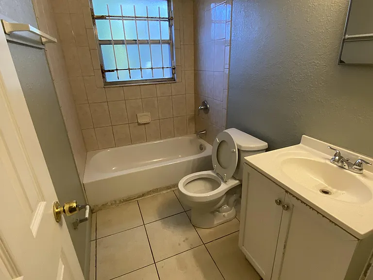 7623 John F Kennedy Dr E — Photo 8