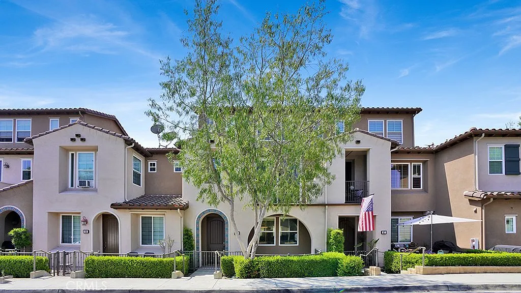 2 bed, 2.5 bath, 1514 sqft, $3,600 — Photo 1