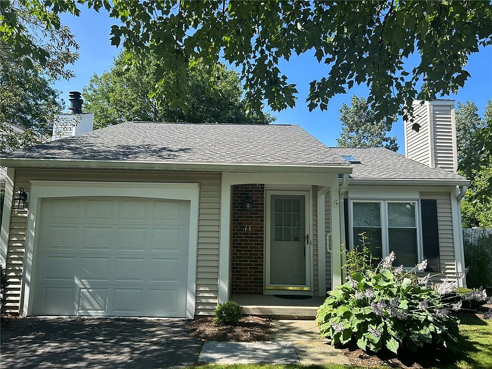 1st image of 11 Walnut Cir