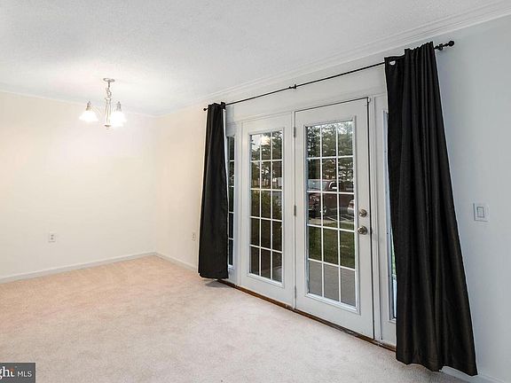 4th image of 15524 Horseshoe Ln #524