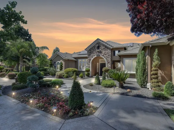 10127 Clover Ranch Dr, Sacramento, CA 95829