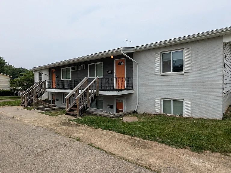 509-515 Zahn Dr — Photo 2