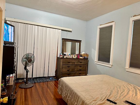 3rd image of 37 Franklin Ave