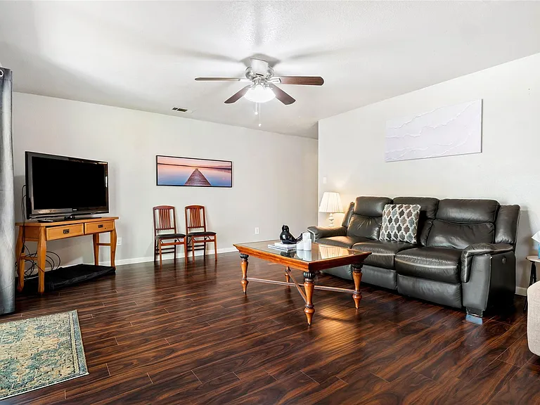 7203 Barnsdale Way — Photo 6