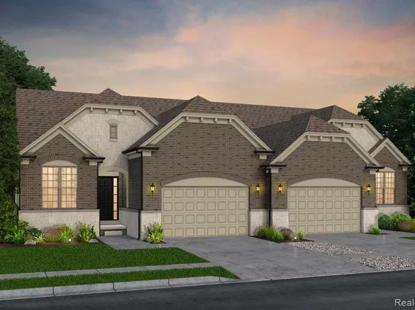 746 W Spaniel Dr, Ann Arbor, MI 48108