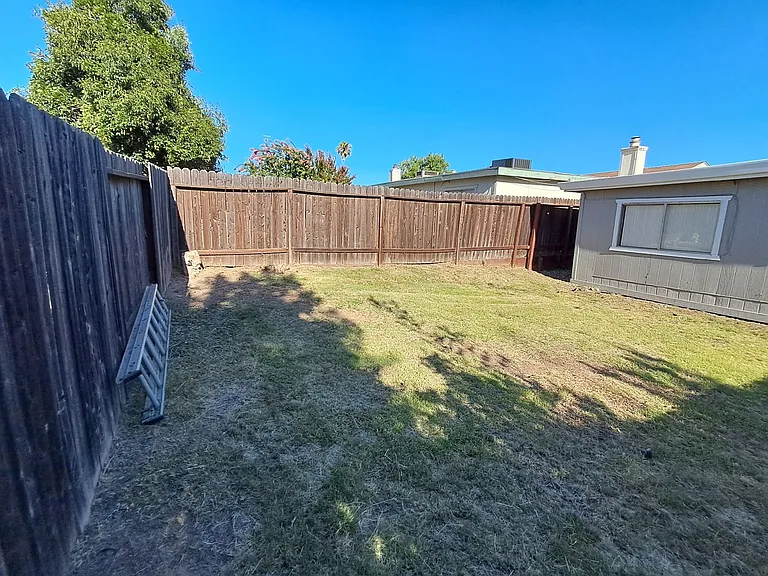 502 Hyacinth Ct #B — Photo 25