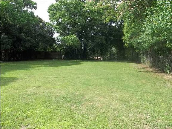 3rd image of 5761 Darien Dr