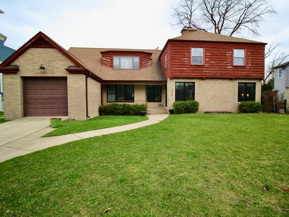 177 Michaux Rd, Riverside, IL 60546