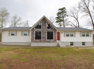 260 Lakeview Dr, Commerce, GA 30529