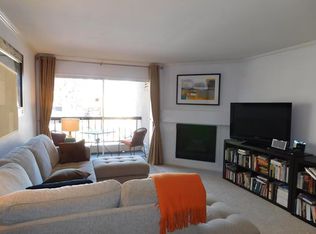 21400 Burbank Blvd APT 219, Woodland Hills, CA 91367