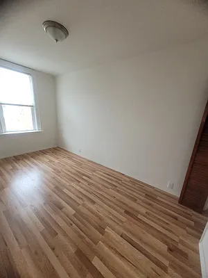 Rented by Halvatzis Realty | media 5