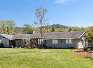 25 Hamilton Rd, Penrose, NC 28766