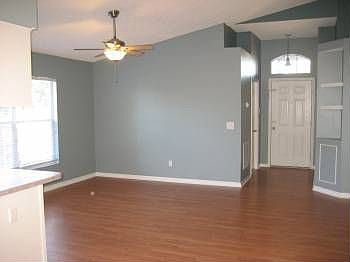 4th image of 1608 Woodstone Dr