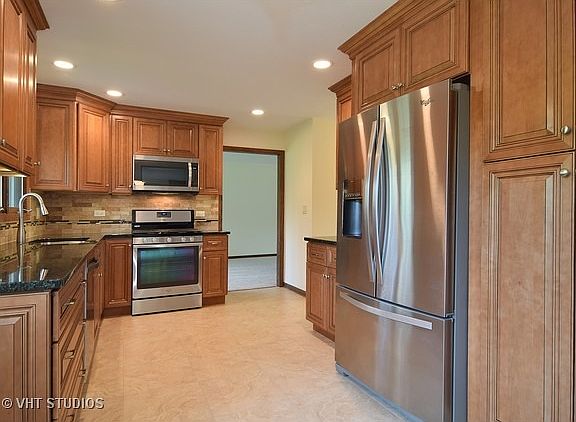 4th image of 215 Woburn Ln