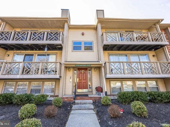 47 Sweetfern Ct, Marlton, NJ 08053