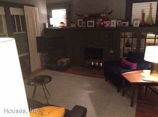 216 E Spring St, Fayetteville, AR 72701