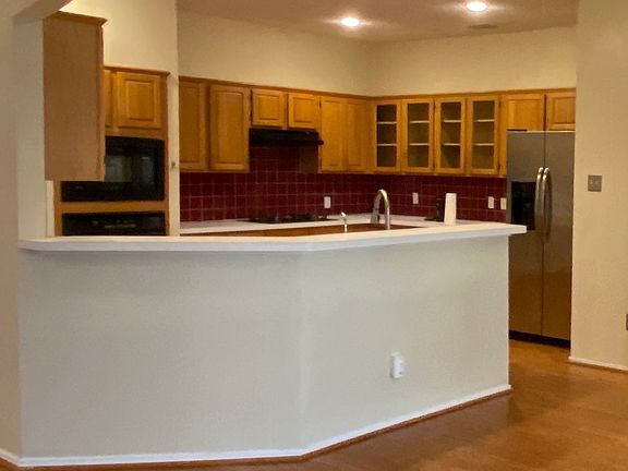 4th image of 2418 Lawton Ln