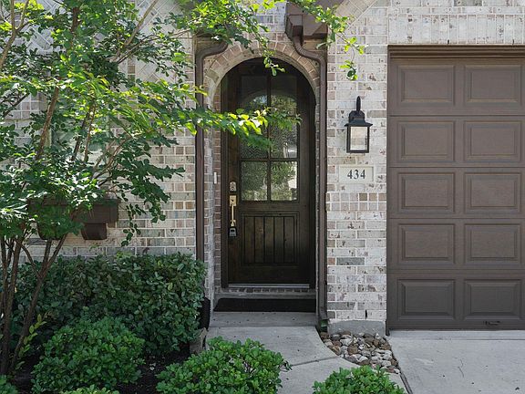 3rd image of 434 Soapberry Tree Ct