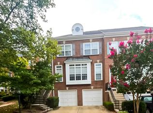 1997 Logan Manor Dr, Reston, VA 20190