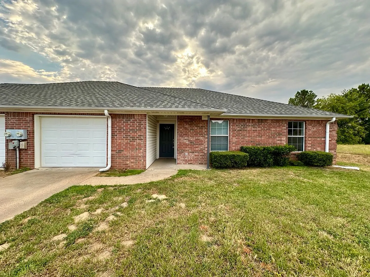 Hickory Dr 805 — Photo 2