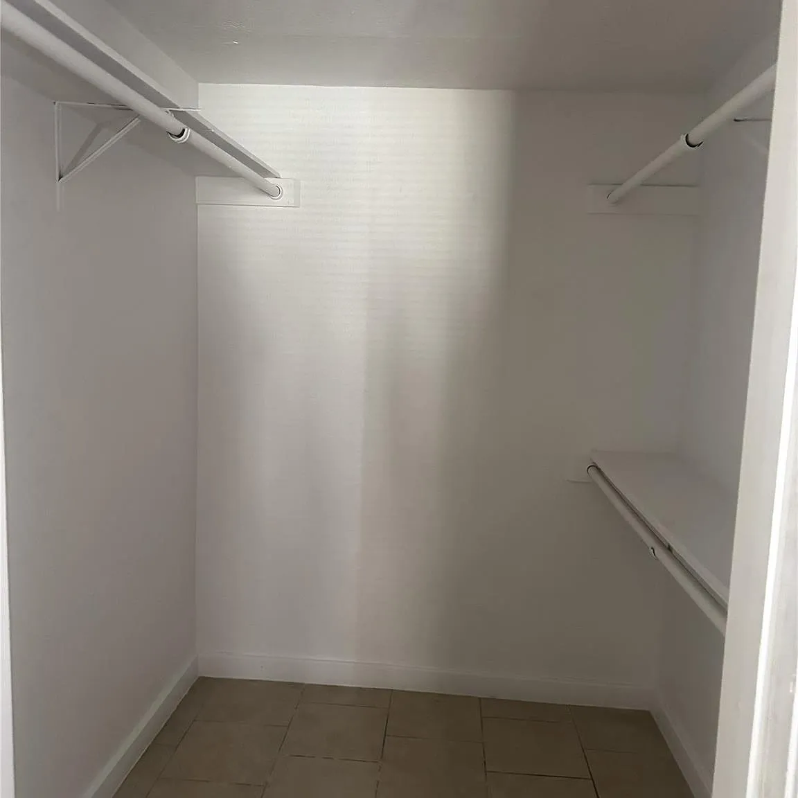 2 bed, 2.0 bath, 1068 sqft, $1,147 — Photo 4